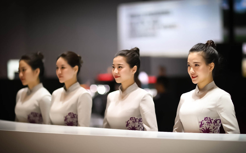 浅谈会展礼仪服务 靓丽礼仪如何成为展位焦点